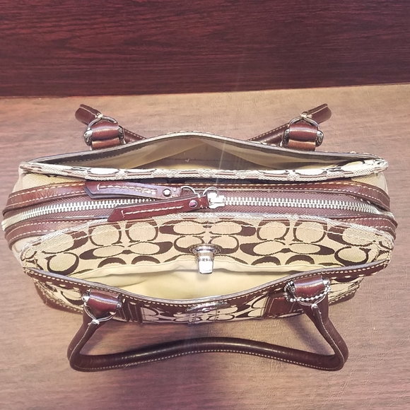 Signature Coach Handbag - Picture 8 of 11